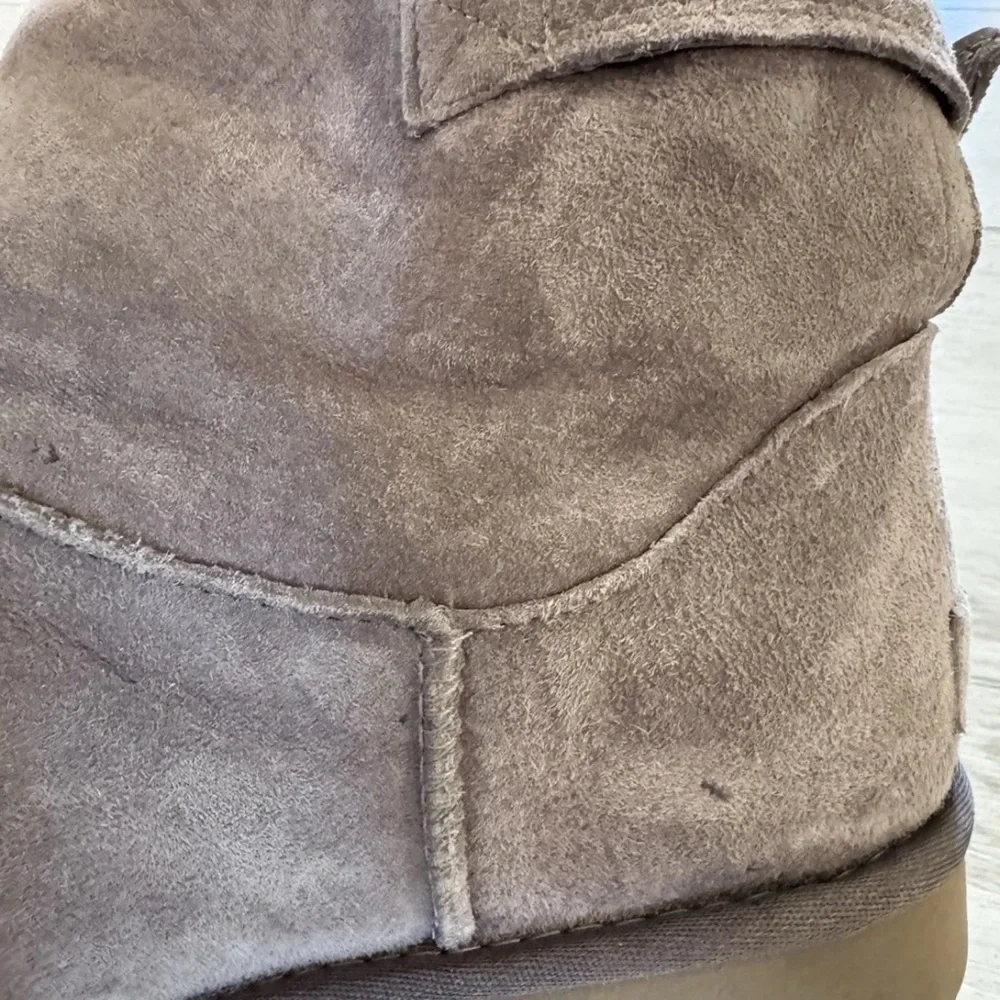 UGG Suede Boots Sz 8 Womens REMORA Bling Buckle Purple Gray Pull On Warm Leather